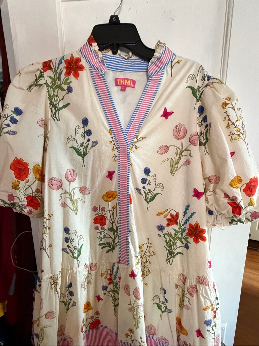 THML XL Cream Floral Puff-Sleeve V-Neck Tunic Dress with Pink Trim